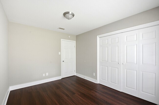 Building Photo - 1511 Sungail Dr
