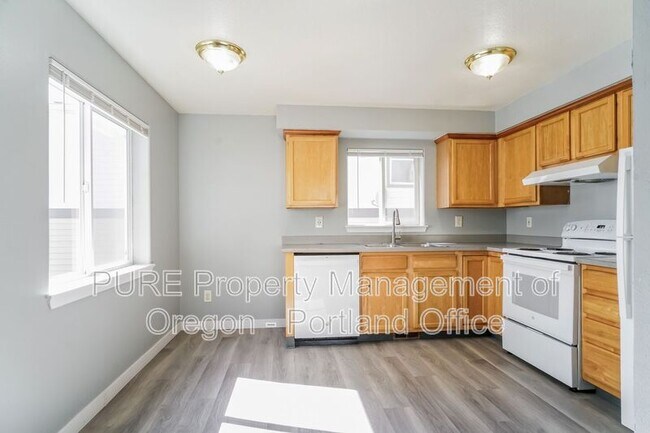 Building Photo - 12247 SE Steele St