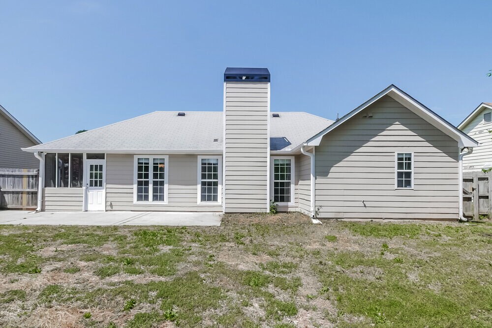 Building Photo - 260 Landing Dr