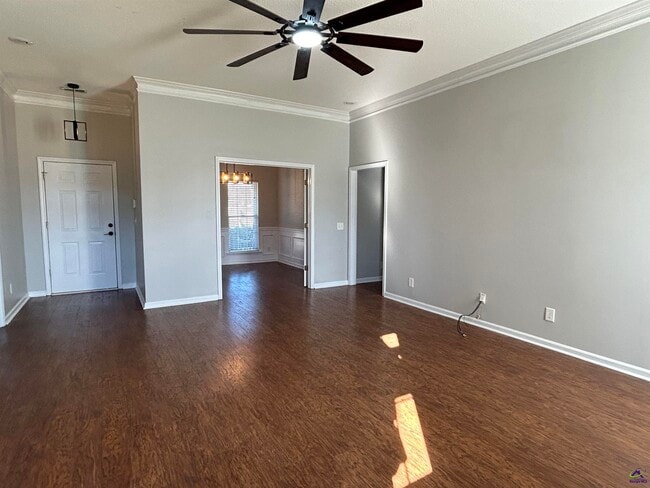 Building Photo - 166 Holly Pointe