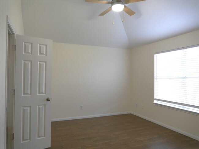 Building Photo - 16327 Bettong Ct