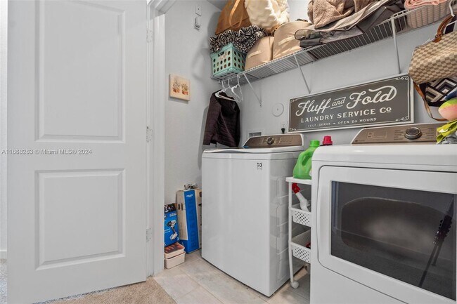 Building Photo - 765 SE 19th St