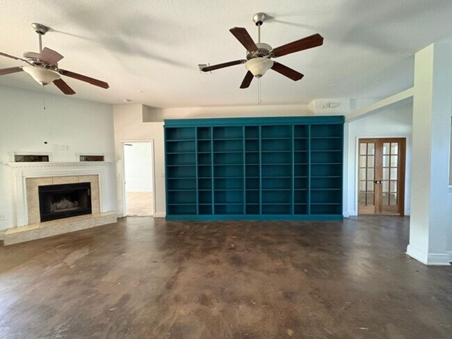 Building Photo - 2343 Genevieve Way