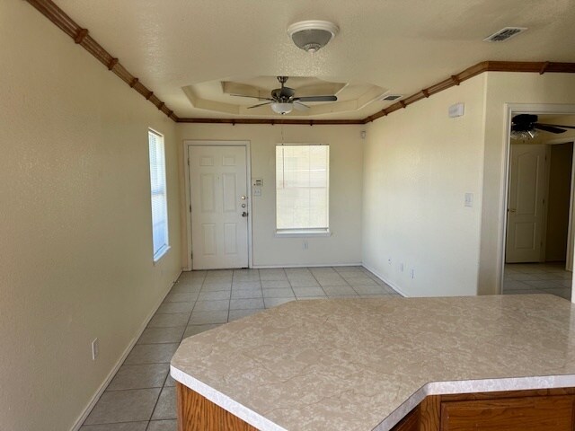 Building Photo - 717 W Bronze Dr