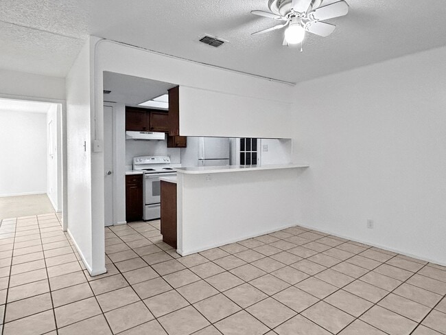 Building Photo - Corner-lot Home / 1.5 Bathroom Home