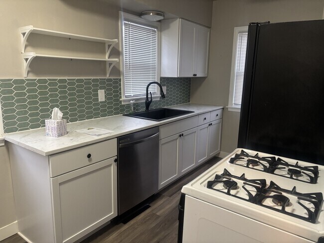 Building Photo - 1909 Williams Blvd SW