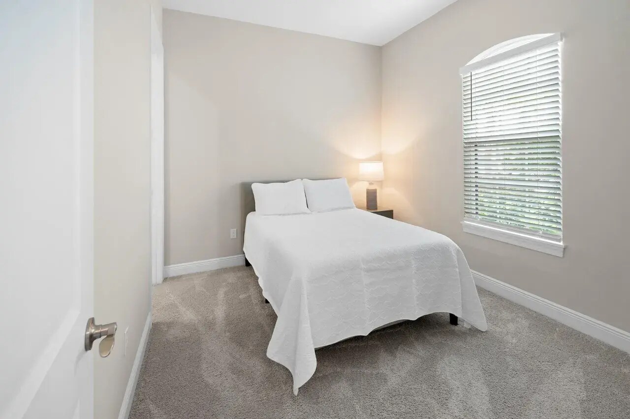 Building Photo - 13004 SW Ambra St