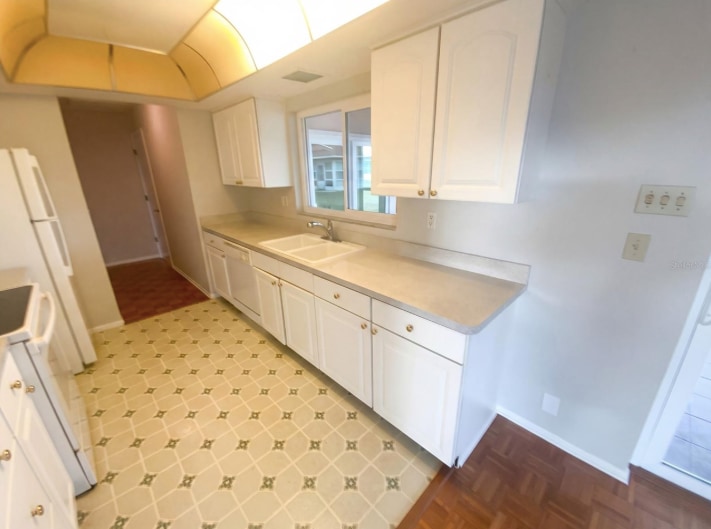 Building Photo - 4474 Lake Blvd