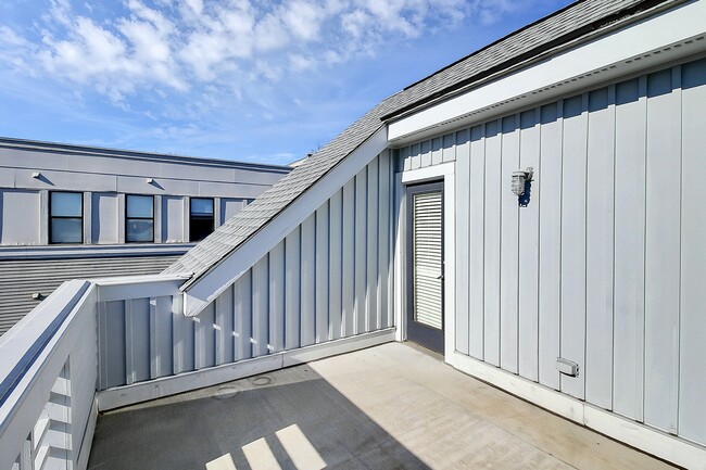 Building Photo - 608 Garden District Dr