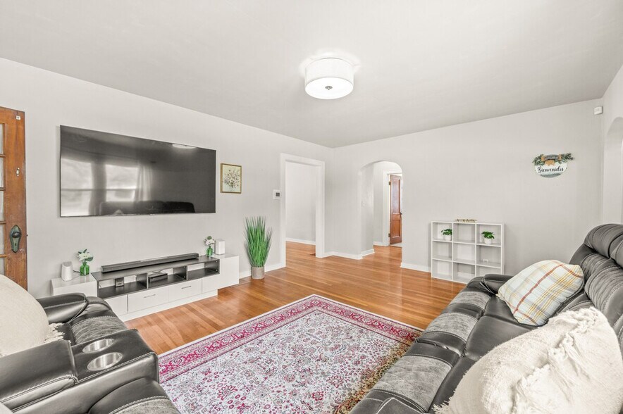 Building Photo - 2637 17th St