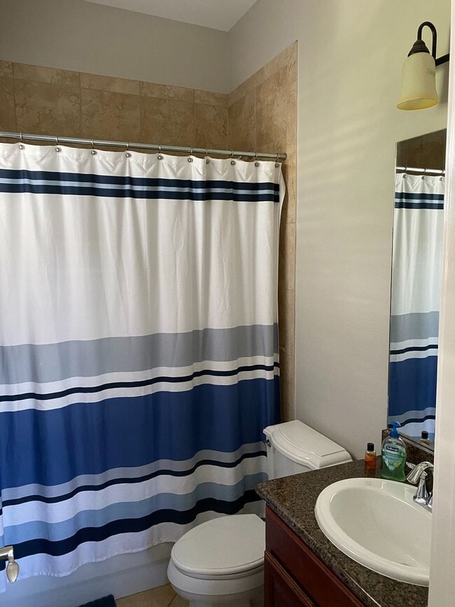 Building Photo - Secluded 4 Bed 3.5 Bath Near MacDill