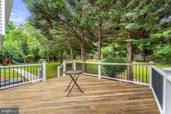 Building Photo - 8000 Sandburg Ct