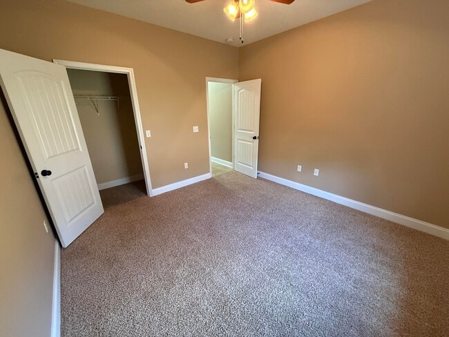 Building Photo - 4555 Hermosa Rd