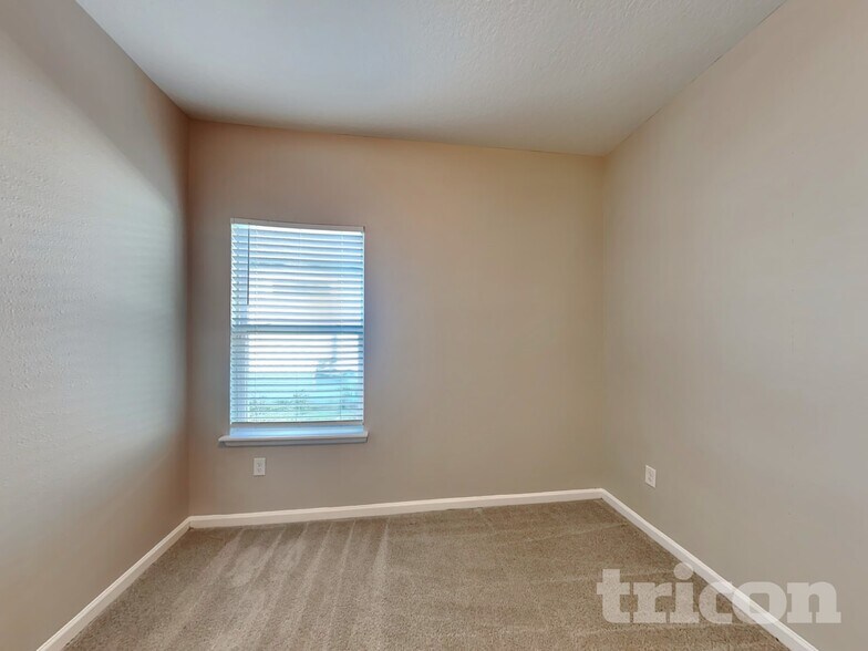 Building Photo - 164 Bloomfield Wy