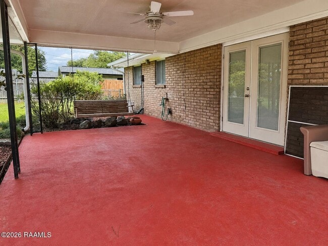 Building Photo - 208 Mayard Dr