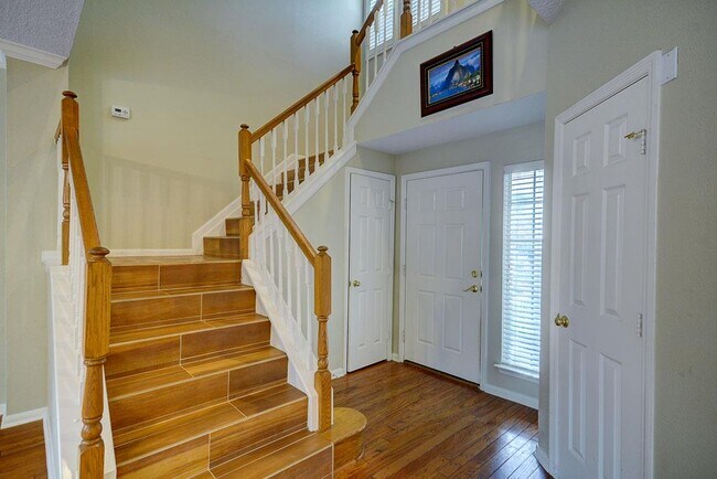 Building Photo - 7 N Spiral Vine Cir