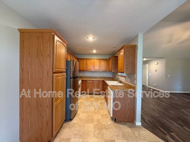 Building Photo - 4023 S Warmwater Ave