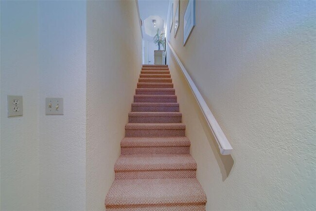 Building Photo - 911 Harbour House Dr