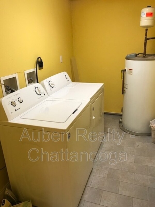 Building Photo - 3925 Redding Rd