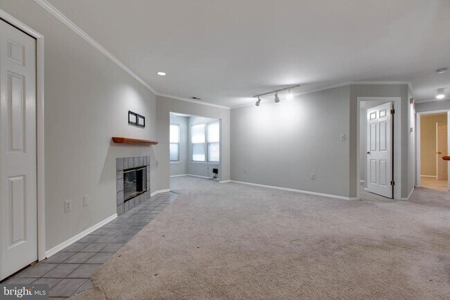 Building Photo - 7764 Mayfair Cir