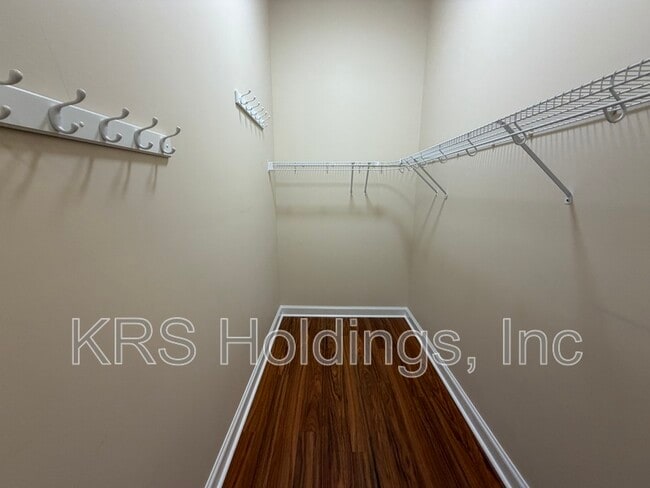 Building Photo - 670 Town Center Dr