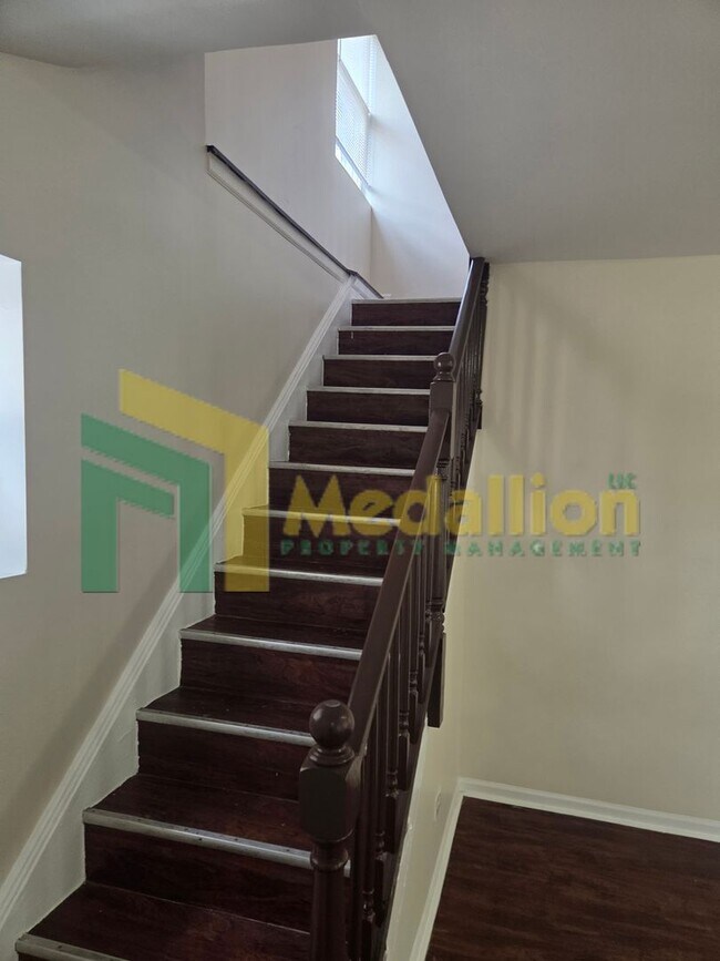 Building Photo - Updated 3-Bedroom Home with Sunroom and Backyard Space