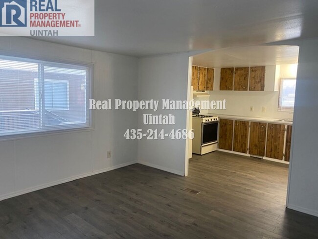 Building Photo - Myton Trailer Home