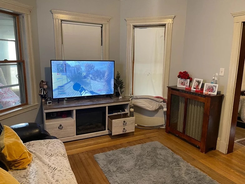 Living room - 82 Wellington Rd