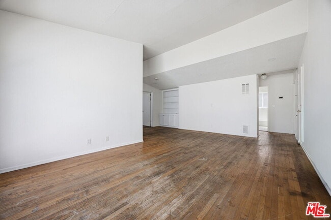 Building Photo - 4841 W 18th St
