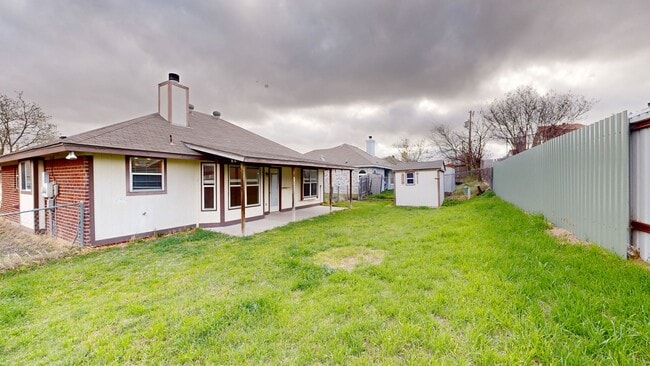 Building Photo - 2 WEEKS FREE!!! NEW PAINT!!!!!! ONLY $1,395!!
