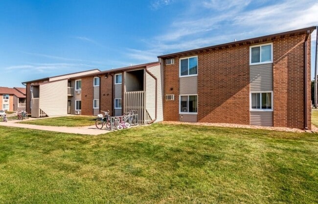 Building Photo - 902-905 N 14th St