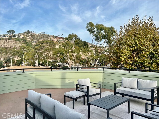 Building Photo - 312 Broadway St