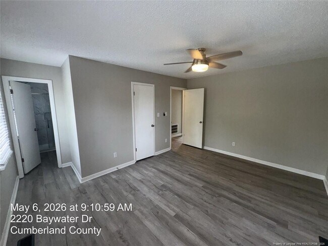 Building Photo - 2220 Baywater Dr