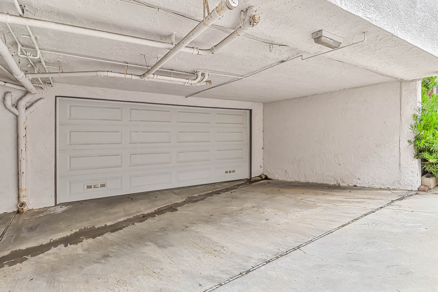 Private two car garage - 1115 19th St