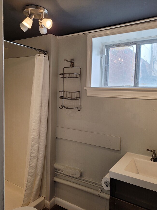 Building Photo - 17727 Silcott Springs Rd