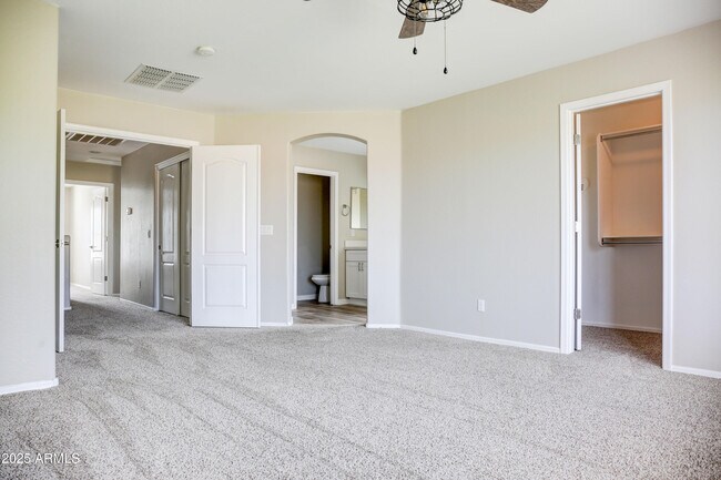 Building Photo - 6656 S Classic Way