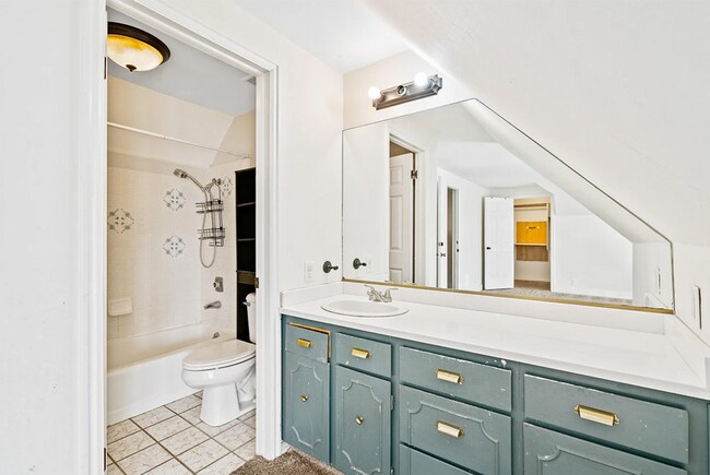 Building Photo - Beautiful 4 Bedroom Home! Pet Friendly