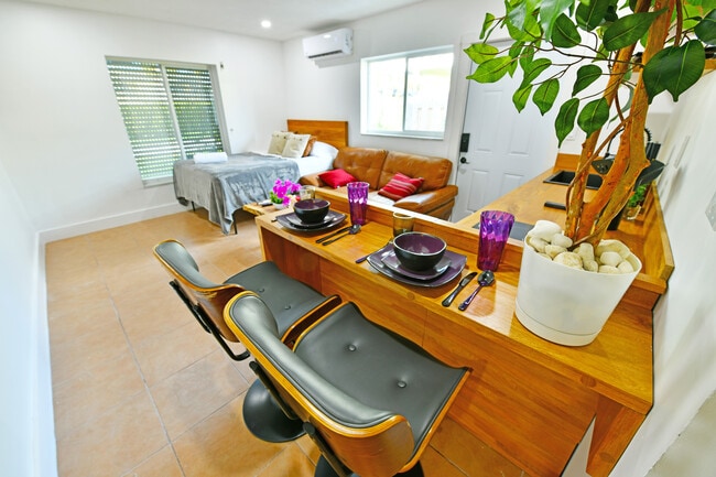 Building Photo - PR 11