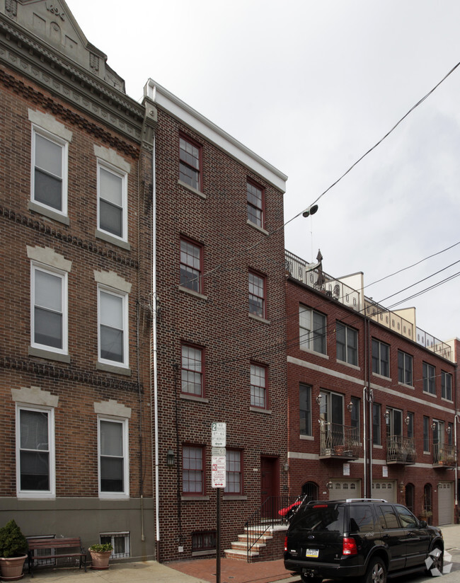 Primary Photo - 616 S Hancock St