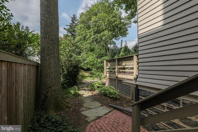 Building Photo - 30 Vandeventer Ave