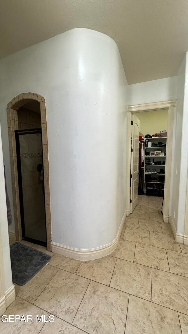 Building Photo - 7381 Black Mesa Dr