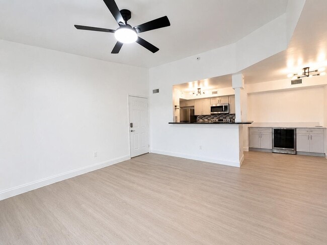 Building Photo - 117 Yacht Club Way