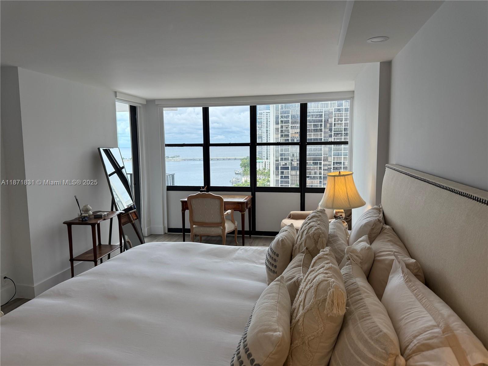 Building Photo - 1865 Brickell Ave