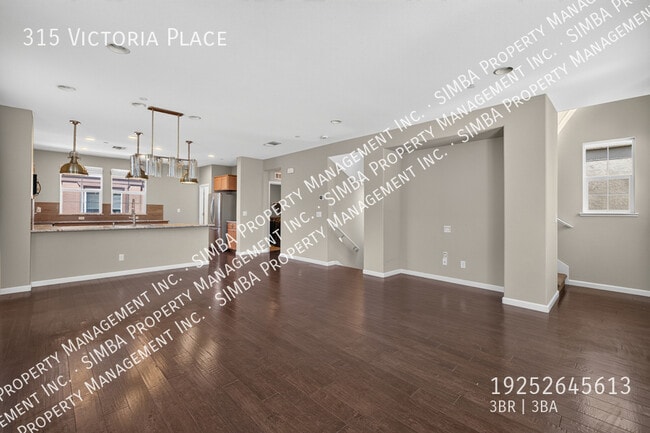 Building Photo - 315 Victoria Pl