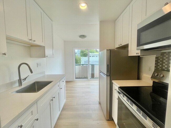 Building Photo - Potrero Hill 1 BR/1BA -  Parking, Laundry,...