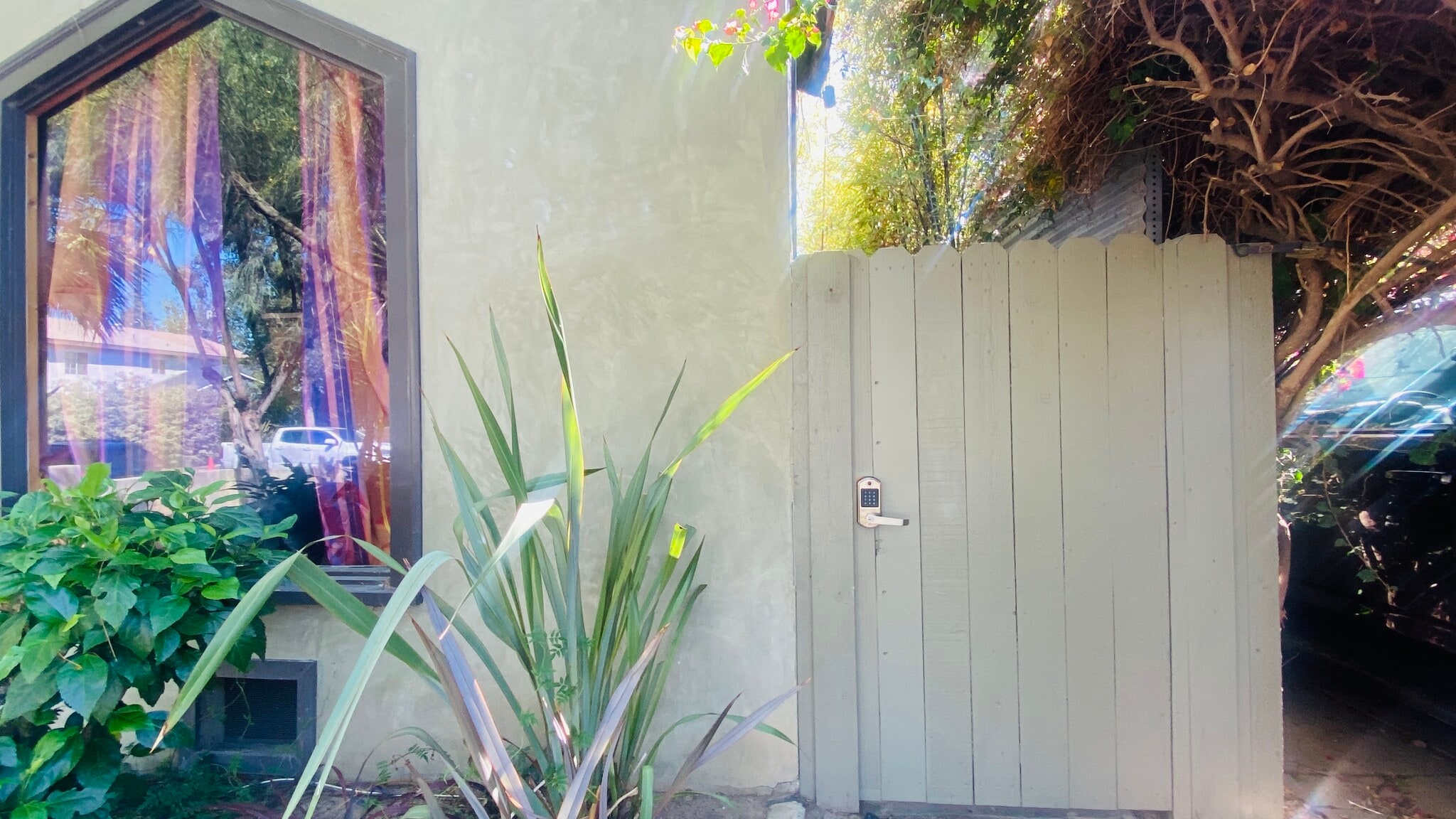 private ENTRANCE- - 880 Commonwealth Ave