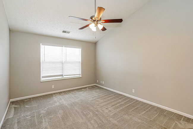 Building Photo - 379 Dorr Dr