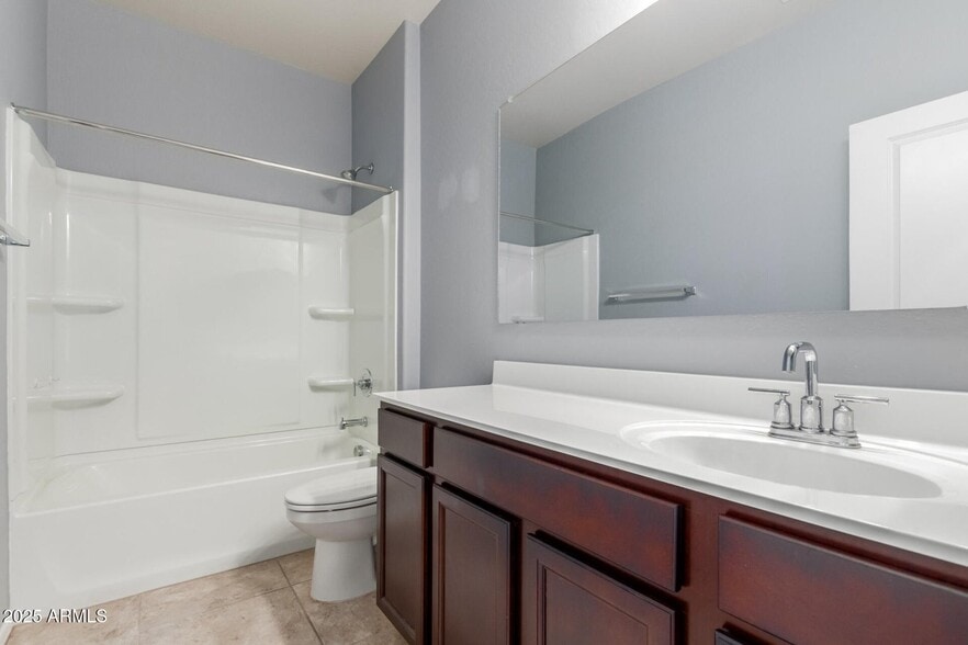 Building Photo - 1016 W Beacon Dr