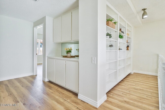 Building Photo - 4082 Avenida Verano