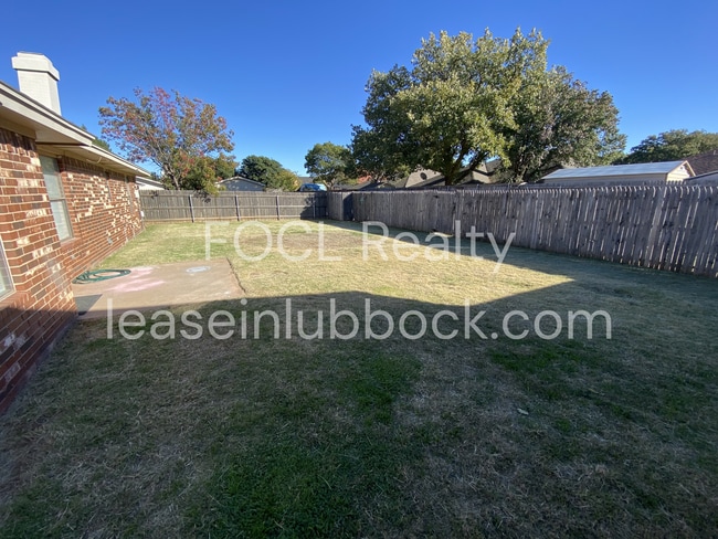 Building Photo - Updated and cozy 3/2/2